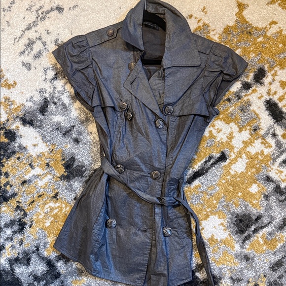 BCBGMaxAzria Tops - BCBG short sleeve blouse ❤️